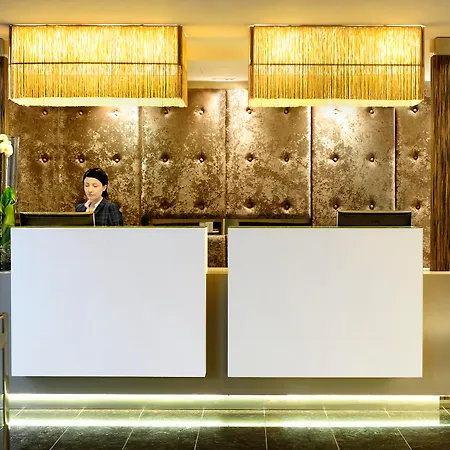Hotel Grums &
