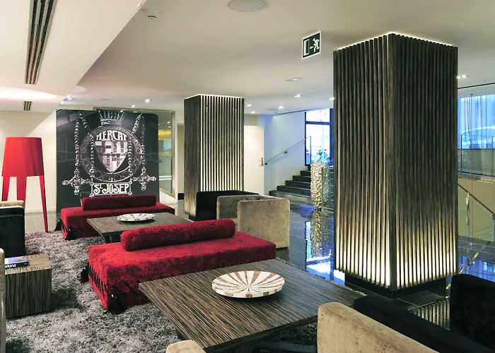 Hotel Grums & 4*